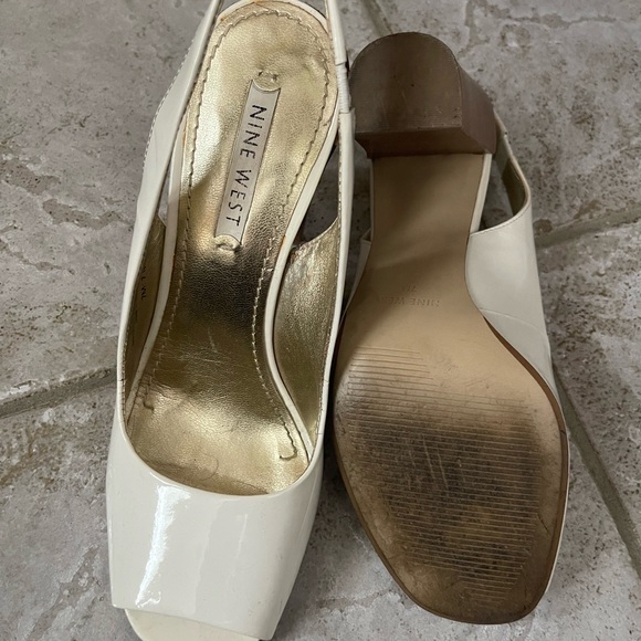 White cream opened toe, sling back with a brown heel - Picture 3 of 5